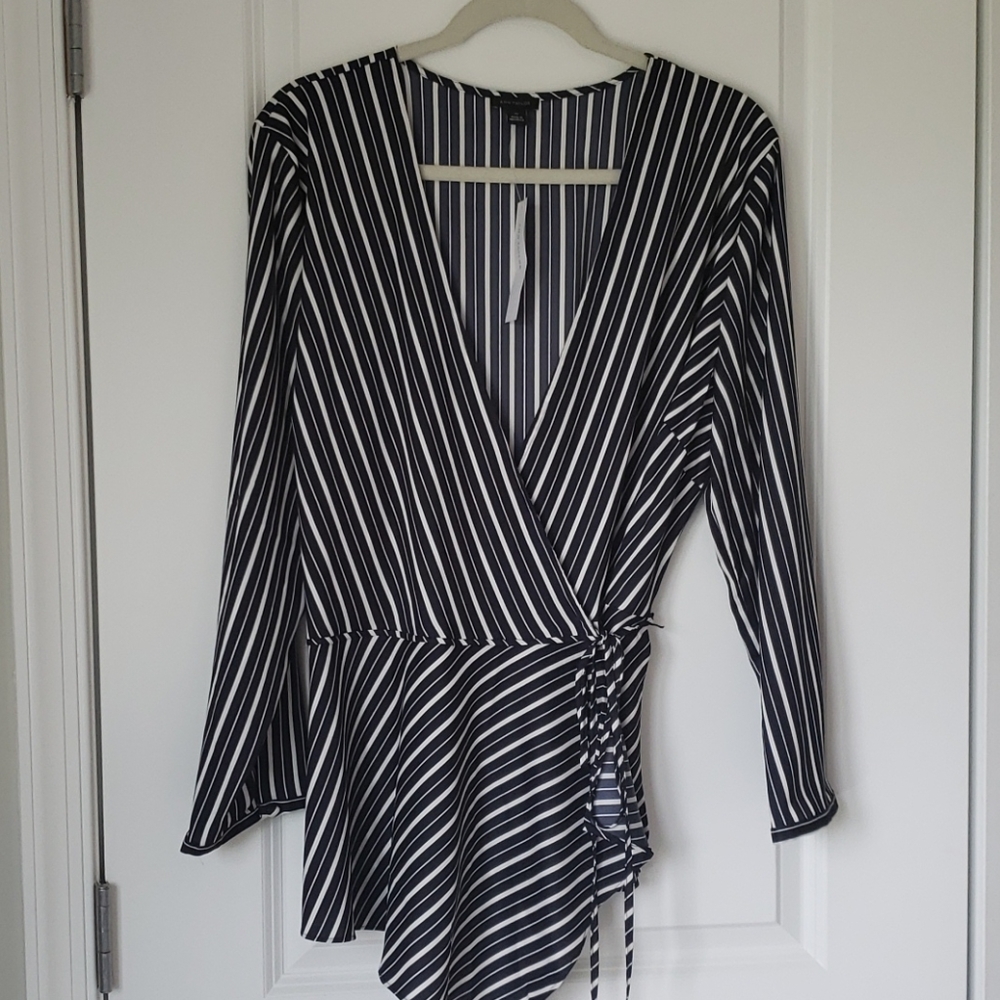 Side tie wrap navy and cream Ann Taylor top